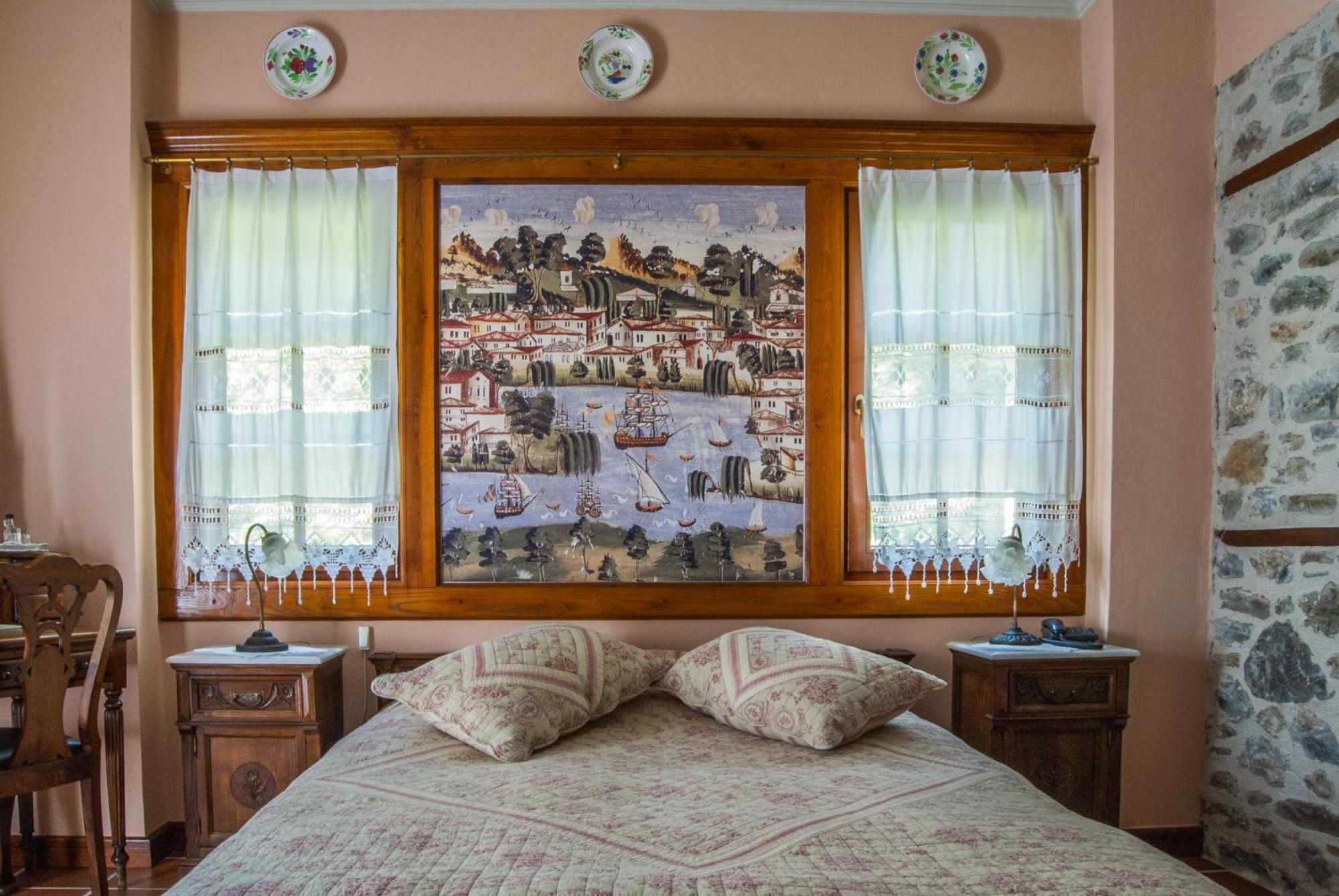 Viraggas Traditional Hotel Vrástama Pokoj fotografie